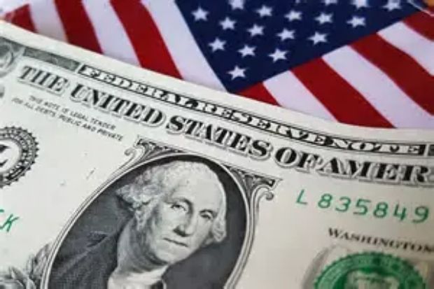 Dólar tem menor valor desde junho de 2024 e e fecha a R$ 5,27; bolsa sobe