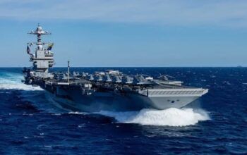 EUA enviam maior porta-aviões do mundo à América Latina em ofensiva contra Maduro