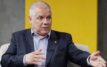 Ex-presidente do INSS recebia R$ 250 mil de propina por mês, diz Polícia Federal