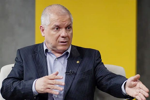 Ex-presidente do INSS recebia R$ 250 mil de propina por mês, diz Polícia Federal