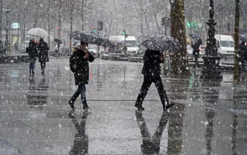 Forte nevasca atinge Paris e outras regiões da França