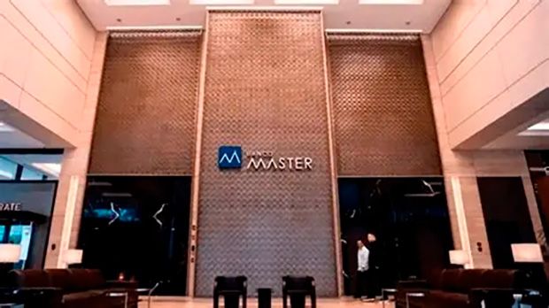 Grupo Fictor anuncia compra do Banco Master em consórcio com árabes
