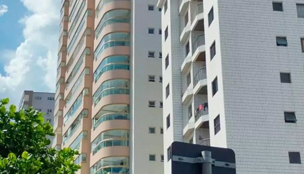 Homem de 68 morre após cair do 15º andar enquanto instalava luzes de Natal