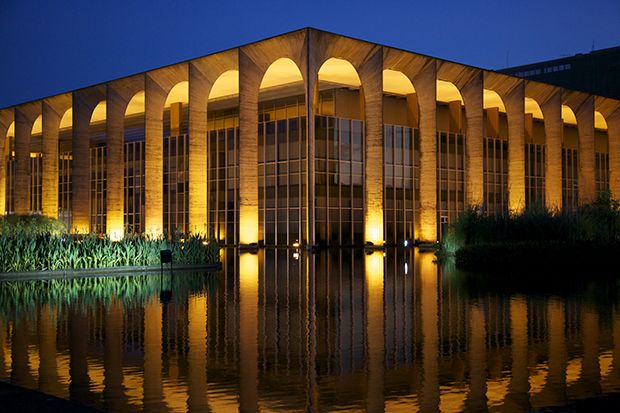 Itamaraty prevê fim das tarifas de Trump até início de dezembro