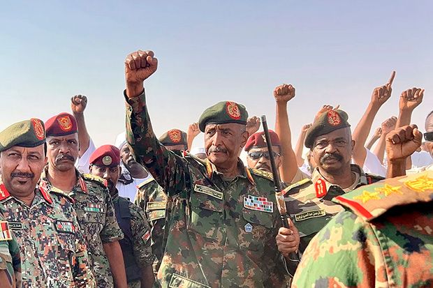 Líder do Sudão rejeita cessar-fogo mediado pelos Estados Unidos