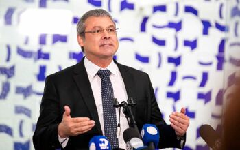 Lindbergh diz que vai pedir a perda do mandato de Alexandre Ramagem