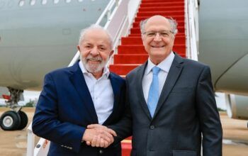 Lula afaga aniversariante Alckmin: “Orgulho tê-lo como parceiro”