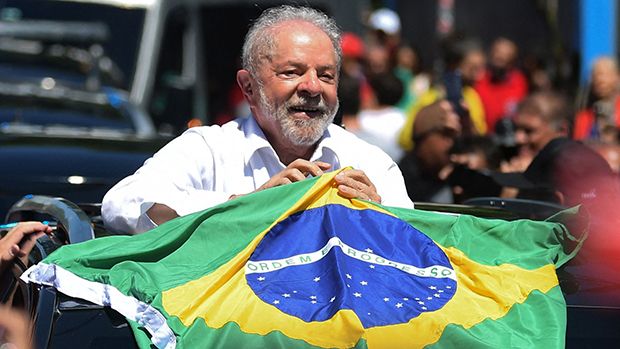 Lula lidera em todos os cenários de 2026;  aprovação sobe, diz CNT/MDA