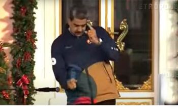 Maduro faz “passinho” com música anti-guerra em marcha em homenagem ao Dia do Estudante