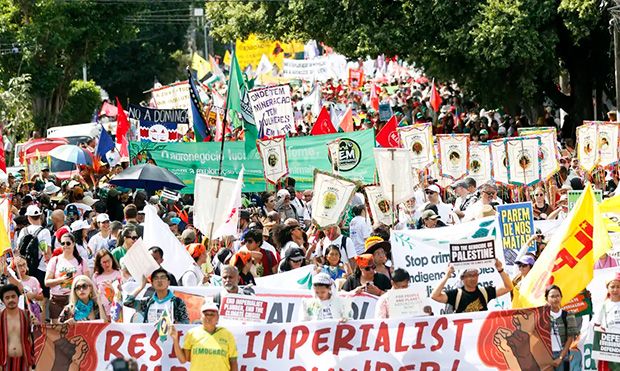 Marcha pelo Clima reúne 70 mil e leva força amazônica às ruas de Belém