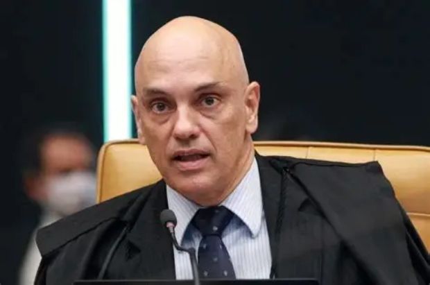 Moraes dá 24h para defesa de Bolsonaro explicar violação da tornozeleira