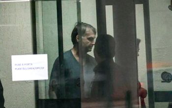 Moraes e Dino votam para manter Bolsonaro preso após tentativa de fuga