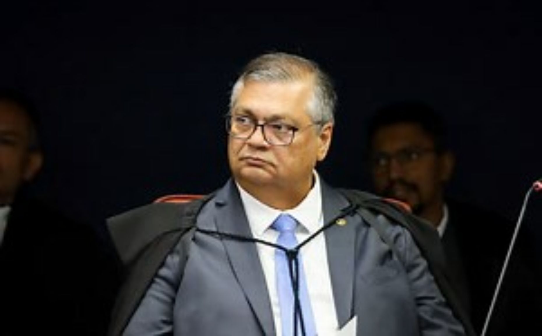 Moraes e Dino votam para manter condenação de Bolsonaro e seus comparsas