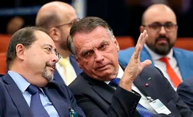 Moraes nega prisão domiciliar humanitária ao ex-presidente