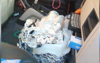 Motorista é retirado de carreta com suspeita de bomba por agentes do Gate