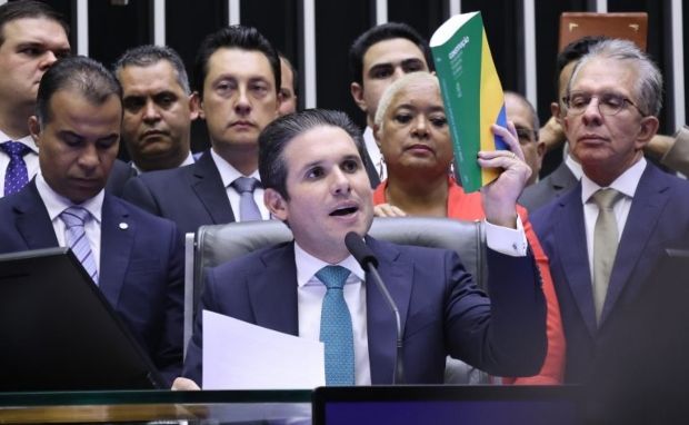 Motta recua e diz que trecho sobre competência da PF será alterado