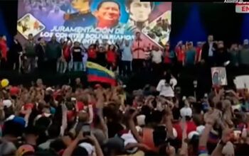 Nicolás Maduro faz apelo público por “paz” aos Estados Unidos ao cantar Imagine, de John Lennon