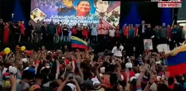Nicolás Maduro faz apelo público por “paz” aos Estados Unidos ao cantar Imagine, de John Lennon