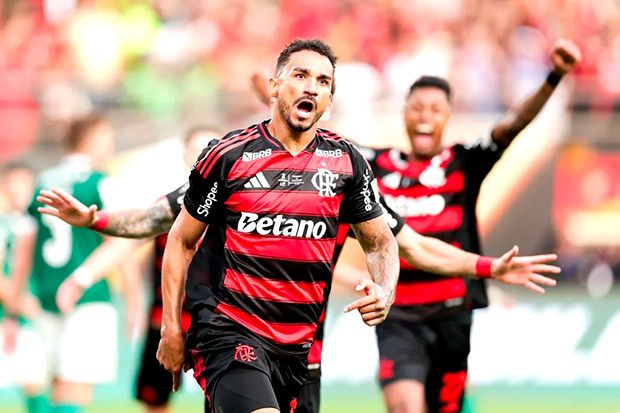 Palmeiras perde final e Flamengo vira 1° brasileiro tetracampeão da Libertadores