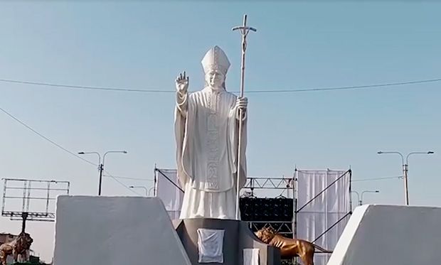 Peru inaugura estátua em homenagem ao papa Leão XIV em nova rota turística