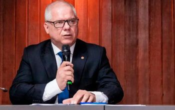 PF prende ex-presidente do INSS e faz buscas contra ex-ministro de Bolsonaro