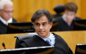 Presidente do TST diz que altos salários de juízes comprometem credibilidade do Judiciário