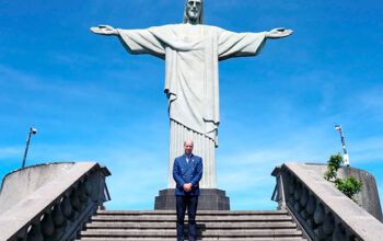 Príncipe William repete ato da mãe, princesa Diana, no Cristo Redentor