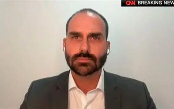 PT aciona PGR e cobra cassação de Eduardo Bolsonaro após 50 faltas na Câmara