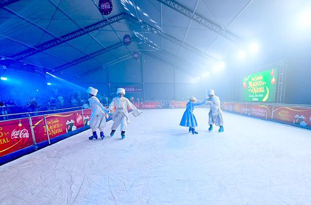 Prefeitura de Manaus inaugura decoração natalina e pista de patinação no gelo  na Ponta Negra