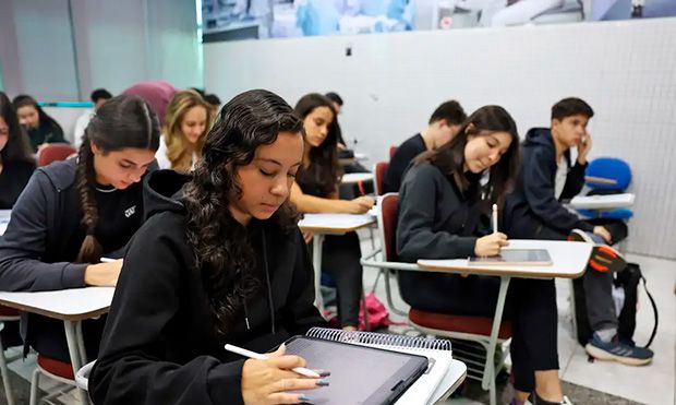 Segundo dia de provas do Enem 2025 teve abstenção de 30%, diz Inep