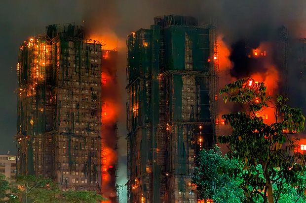Sobe para 146 o número de mortos durante incêndio em Hong Kong