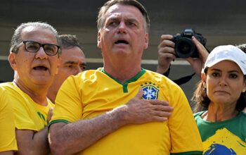 STF forma maioria para manter condenação de Bolsonaro e aliados