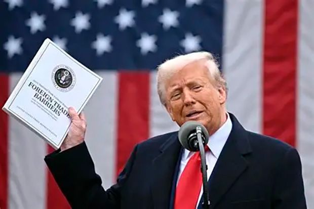 Tarifaço dos EUA ao Brasil foi feito sob pressão para livrar Bolsonaro