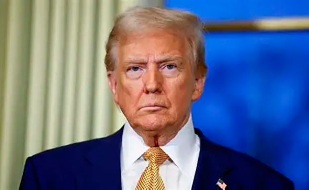 Trump  diz que espaço aéreo da Venezuela está fechado