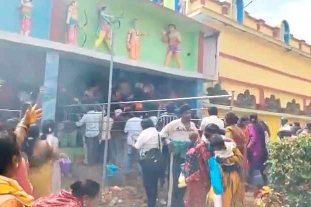 Tumulto em templo na Índia deixa 9 mortos e dezenas de feridos