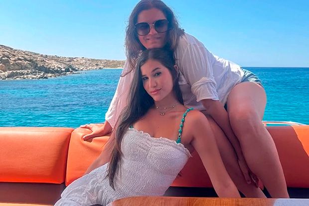 A Fazenda 17: mãe de Duda Wendling fala sobre polêmica da camisinha