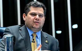 Alcolumbre diz que Gilmar “usurpa” competência do Legislativo