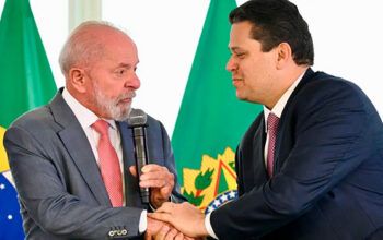Alcolumbre elogia Lula e sinaliza trégua com o governo