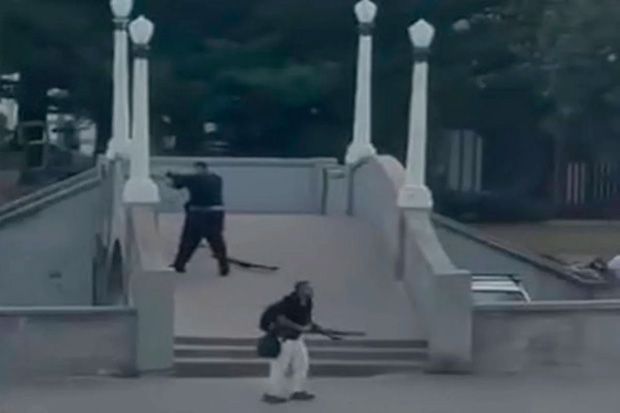 Atiradores matam ao menos 11 pessoas durante festa em praia  de Bondi na Austrália