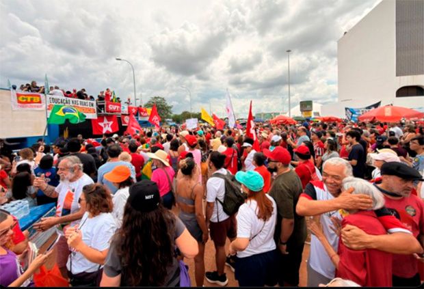 Ato contra Dosimetria reúne 18,9 mil no RJ e 13,7 mil em SP, diz estudo