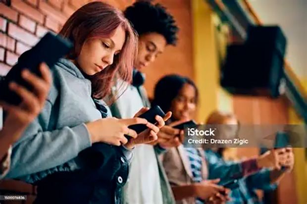 Austrália será o primeiro país a aderir proibição mundial sobre o uso de redes sociais por menores de 16 anos