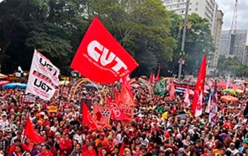 Avenida Paulista é ocupada por manifestantes contra anistia e pautas anti-povo do Congresso