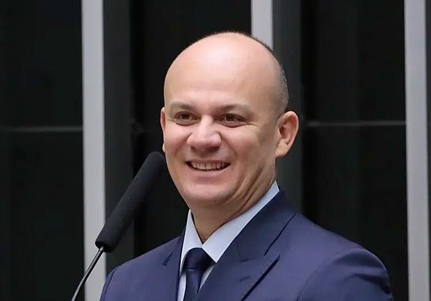 Bancada bolsonaristas interrompem recesso em busca de impeachment de Moraes