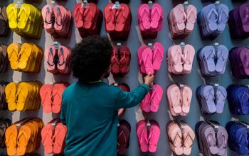 Calçados Guarani esgotou seu estoque de chinelos após colocar o par à venda por R$ 1 em boicote à Havaianas.