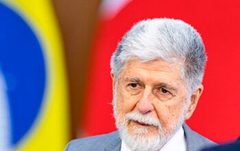 Ex-chanceler Celso Amorim confirma que sabia da viagem de Joesley Batista à Venezuela
