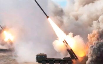 China intensifica exercícios e lança foguetes ao redor de Taiwan