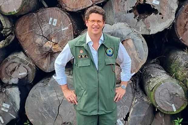 STF avança em caso que envolve Salles em contrabando florestal