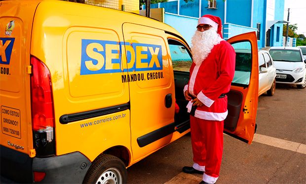 Correios cortam benefício de Natal de R$ 2,5 mil dado a carteiros