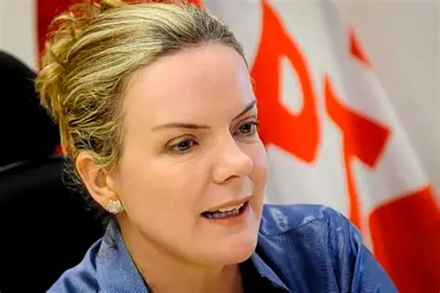 "crueldade" - Gleisi critica postura da mídia contra reajustes no salário mínimo