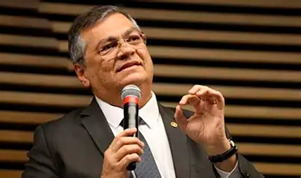 Dino segue Moraes e vota para condenar 5 dos 7 PMs do 8/1